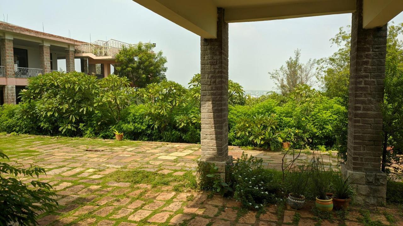 Kanthi Resorts Badami Bāgalkot Exterior foto