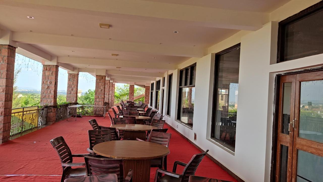 Kanthi Resorts Badami Bāgalkot Exterior foto